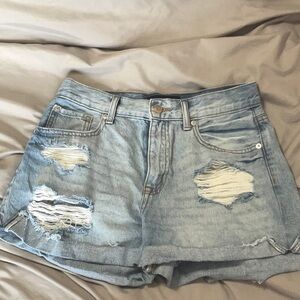 Aeropostale Light Wash Mom Short